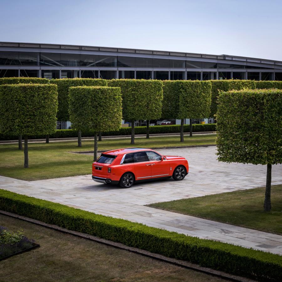  Rolls-Royce Cullinan Fux Orange 2019 года  (фото 14 из 32)